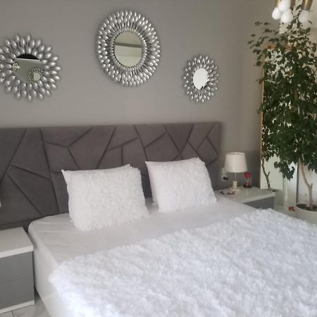 Anis Apartments Sarandë Buitenkant foto