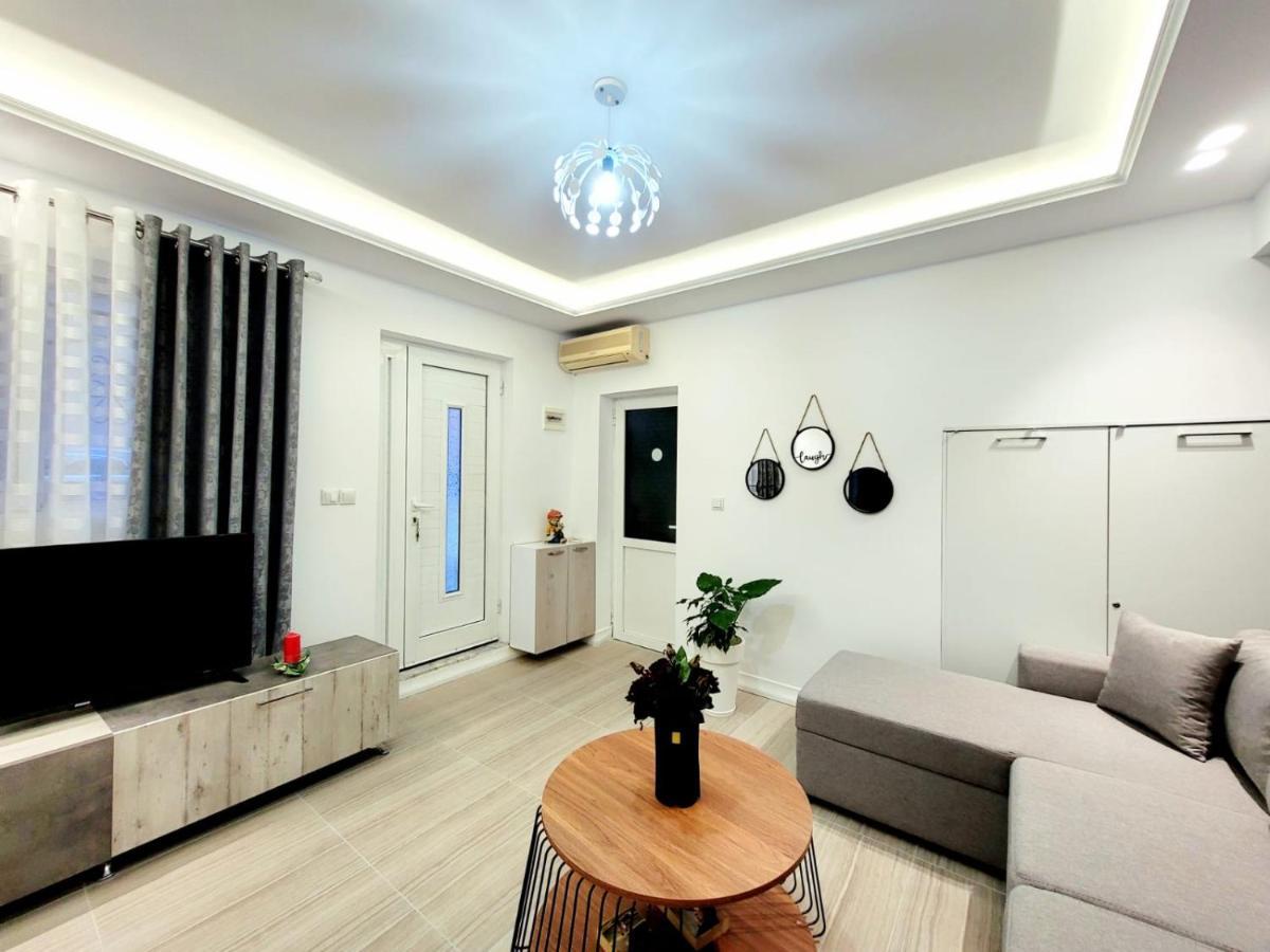 Anis Apartments Sarandë Buitenkant foto