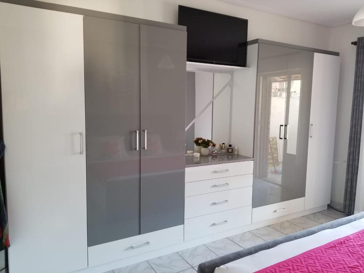 Anis Apartments Sarandë Buitenkant foto
