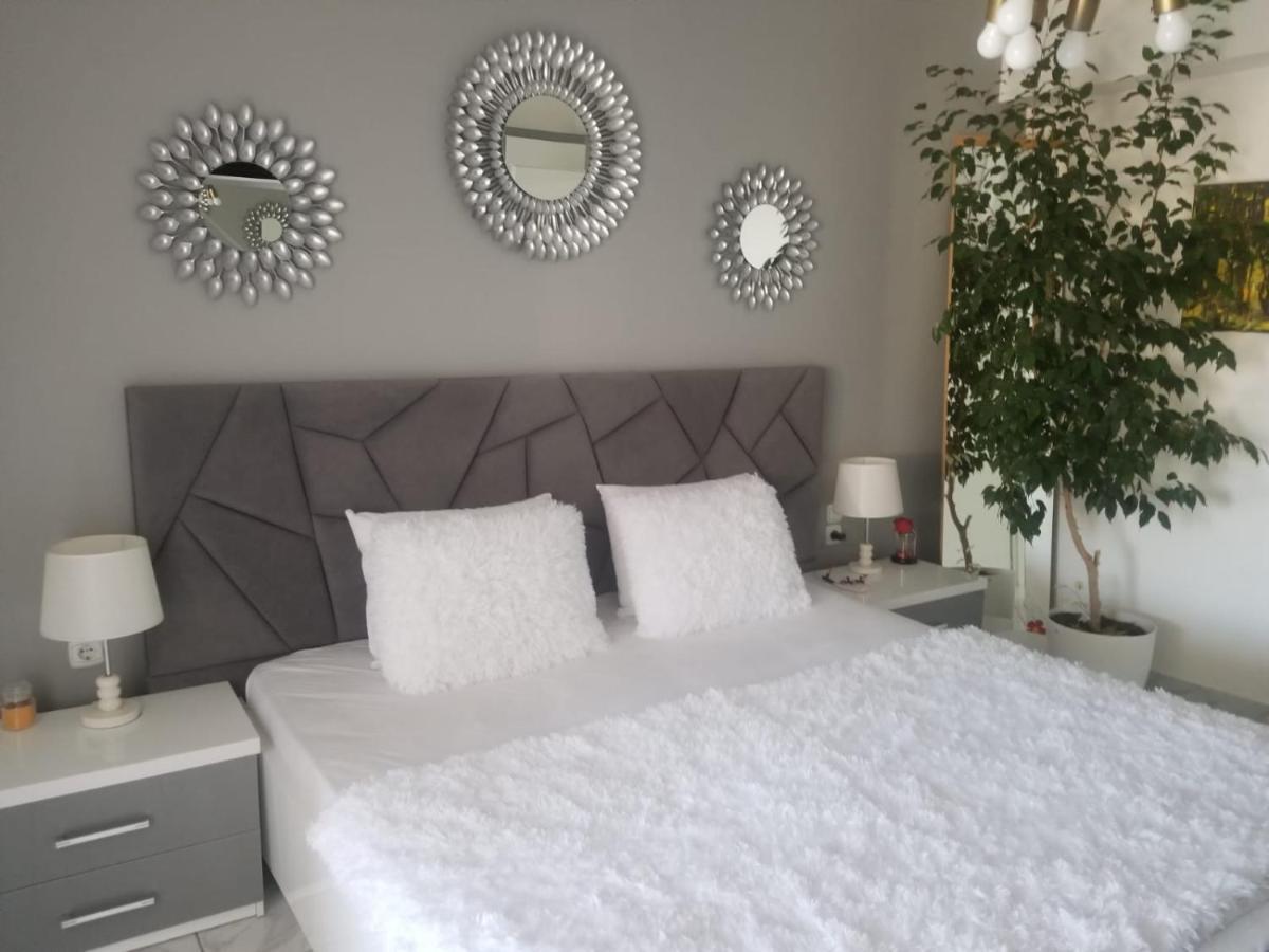 Anis Apartments Sarandë Buitenkant foto